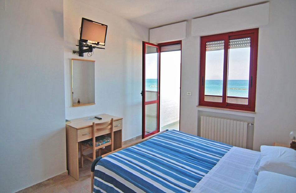 Hotel Palmarosa Roseto Degli Abruzzi Oda fotoğraf